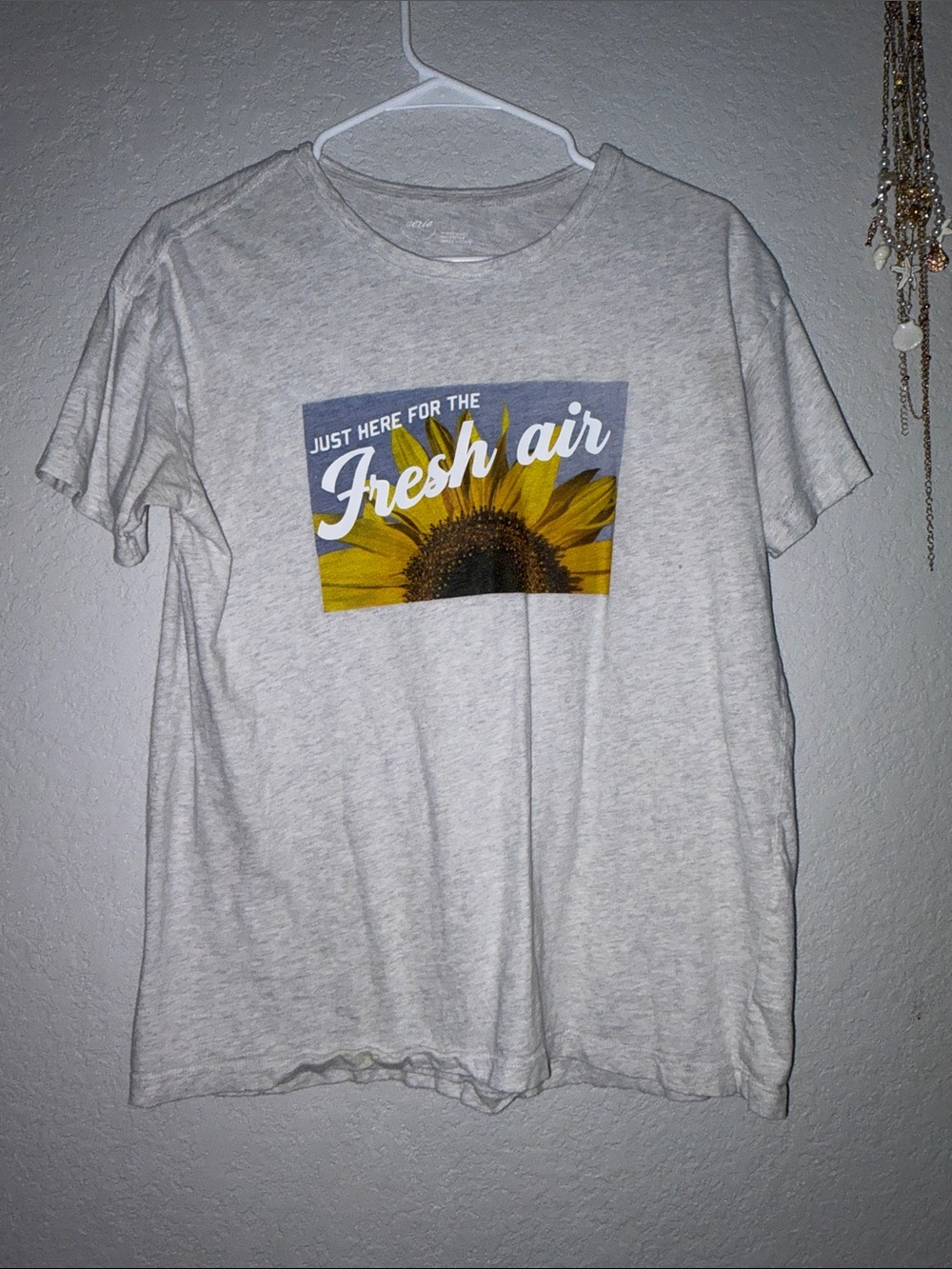 aerie Light Gray Tee with Yellow Sunflower Graphic